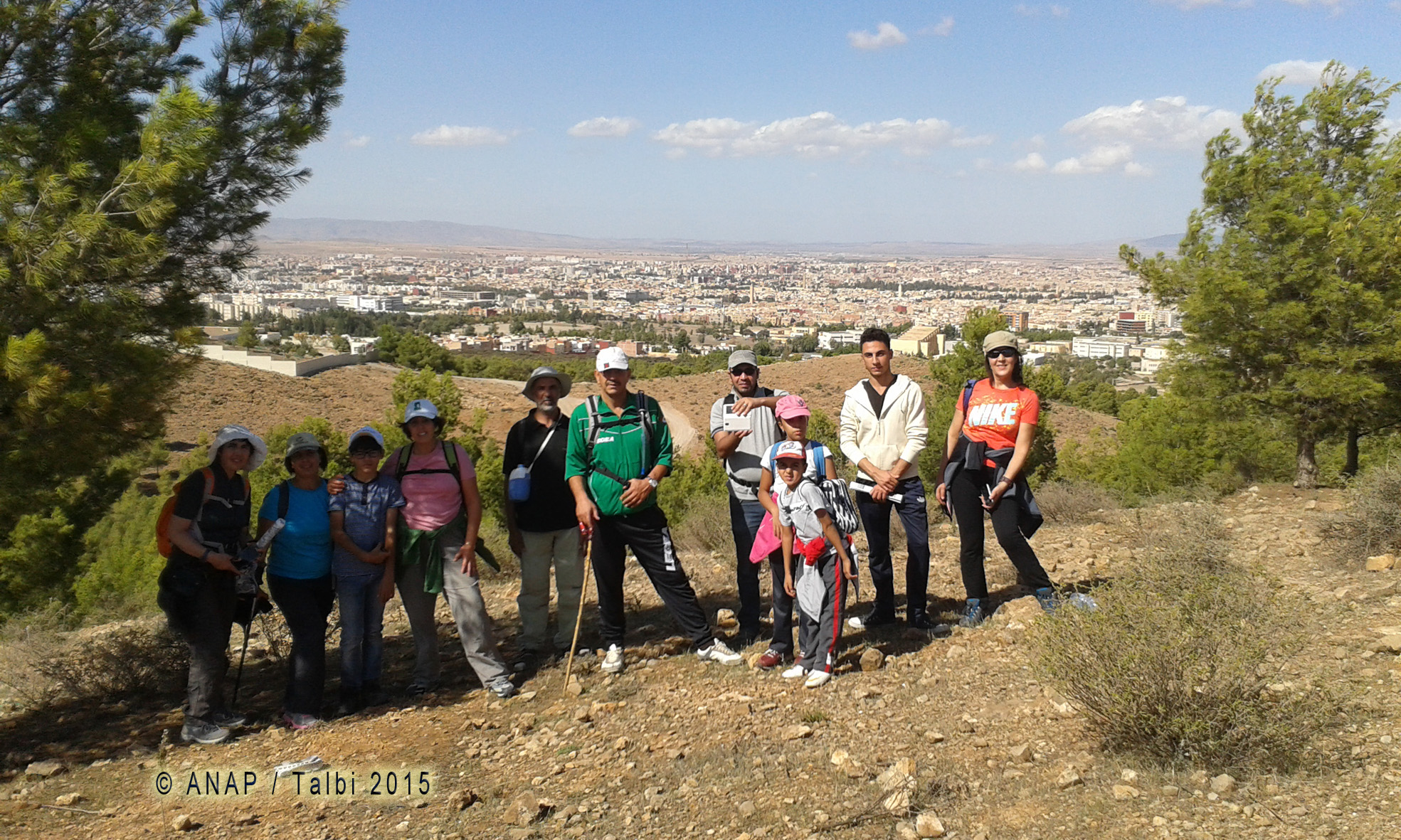 Photo de groupe sur les hauteurs de Jbel Hamra