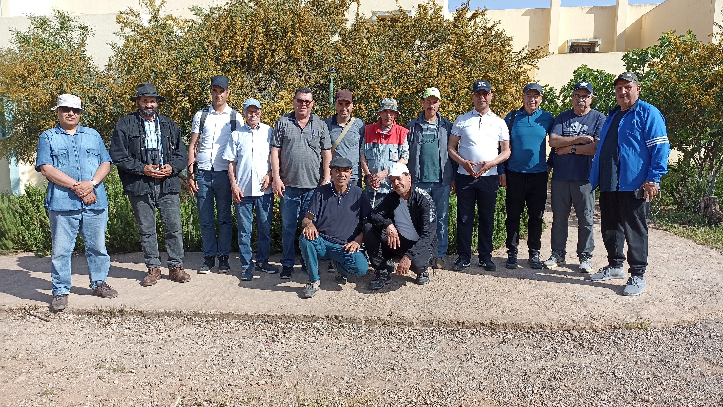 Photo de groupe apr�s la r�union � Taforalt