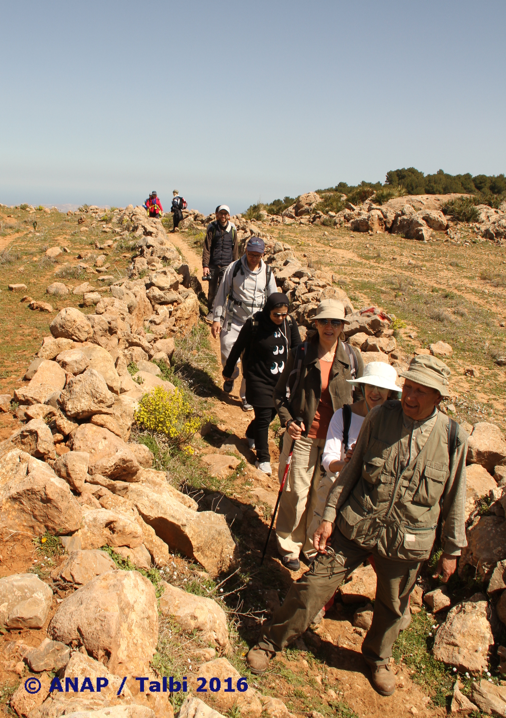 File indienne pour entrer � Tinissane