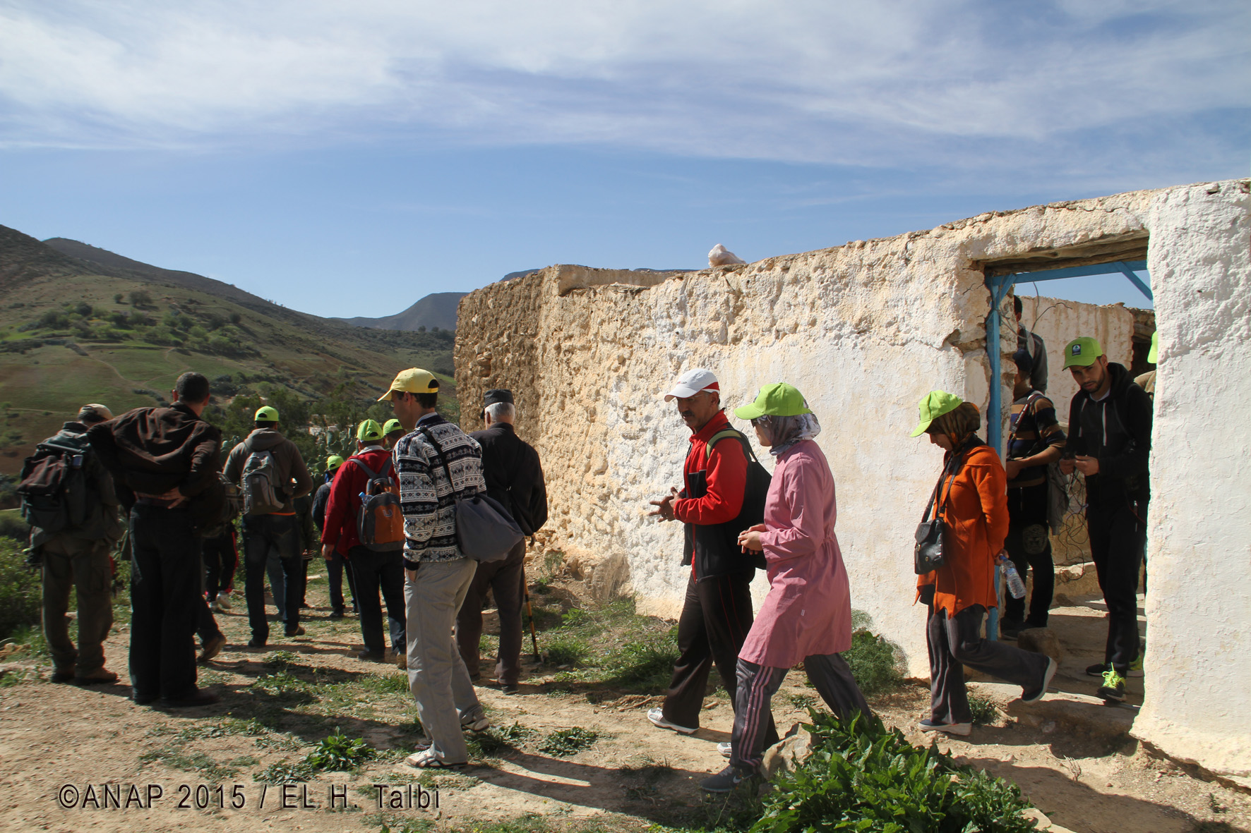Sortie de l'ancienne mosqu�e et d�but d'escalade