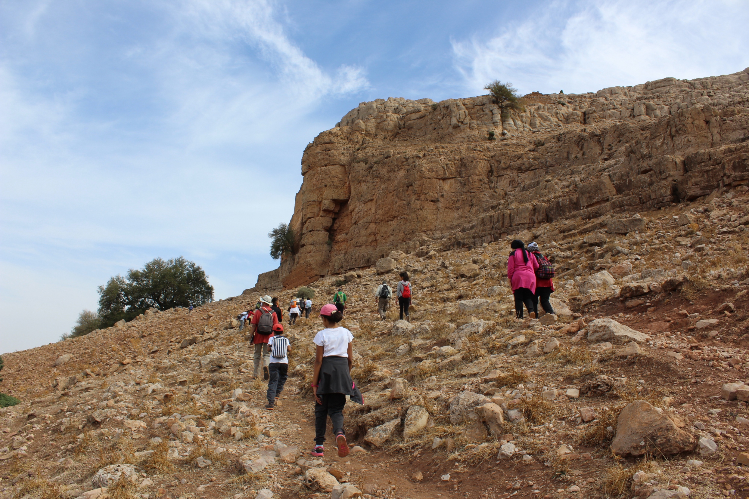 Vers la source principale