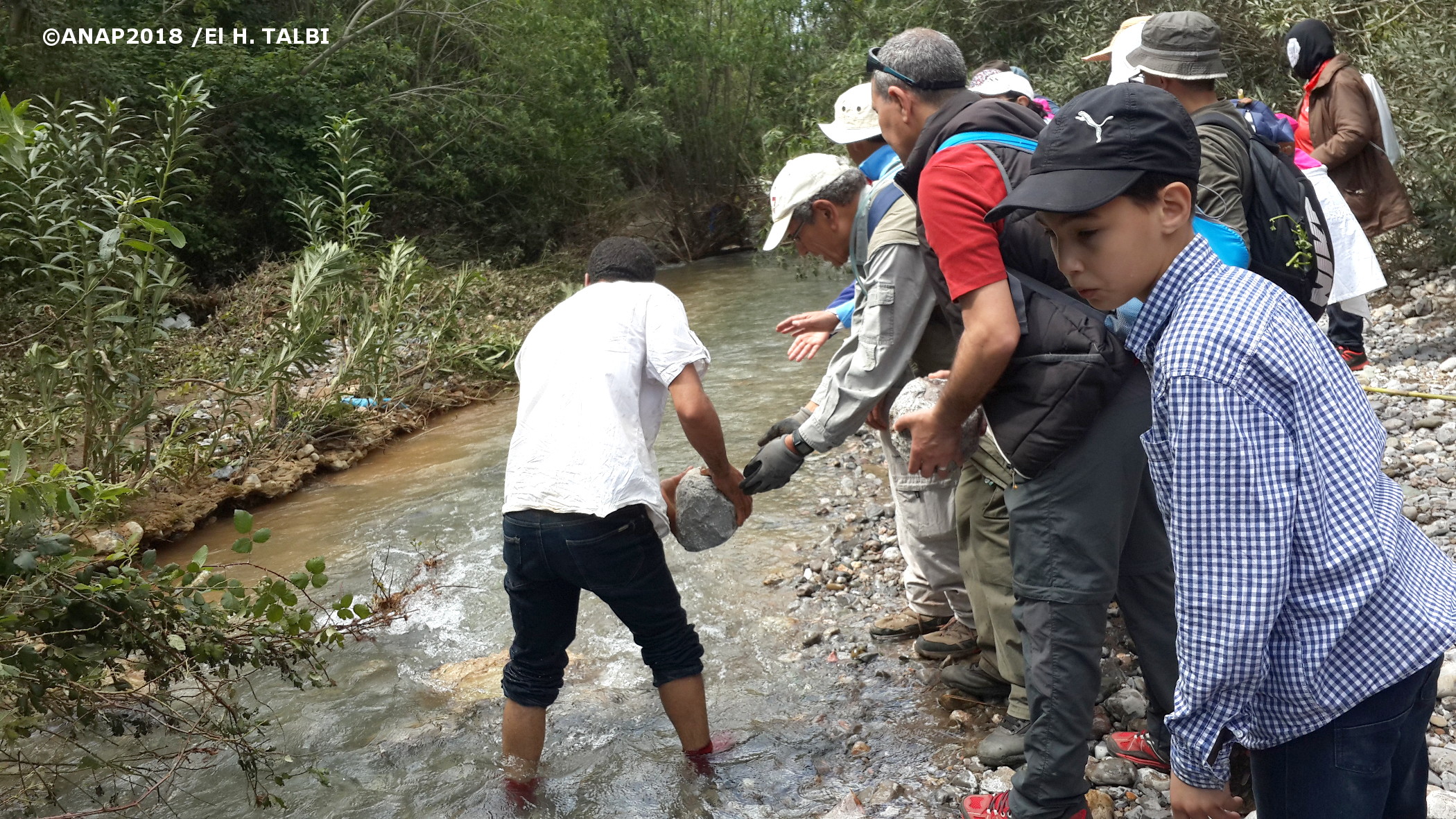 Etape de la travers�e de l'Oued