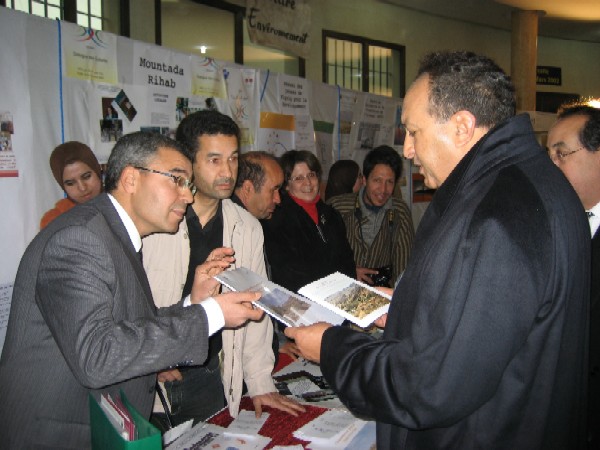 Visite du Wali au stand